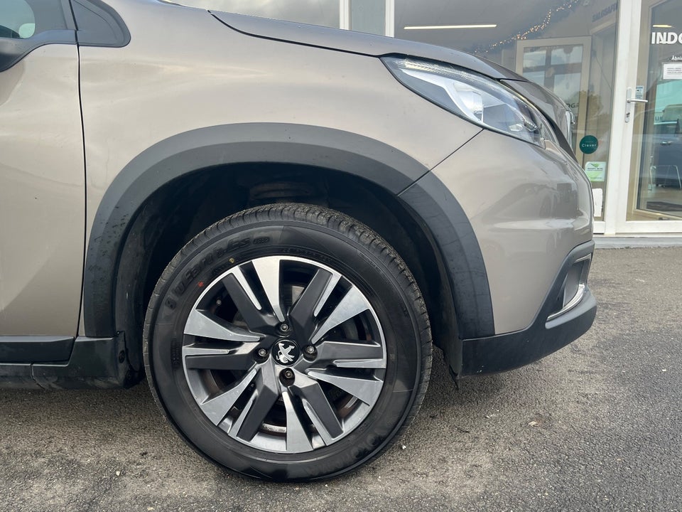 Peugeot 2008 1,2 e-THP 110 Allure Sky EAT6 5d