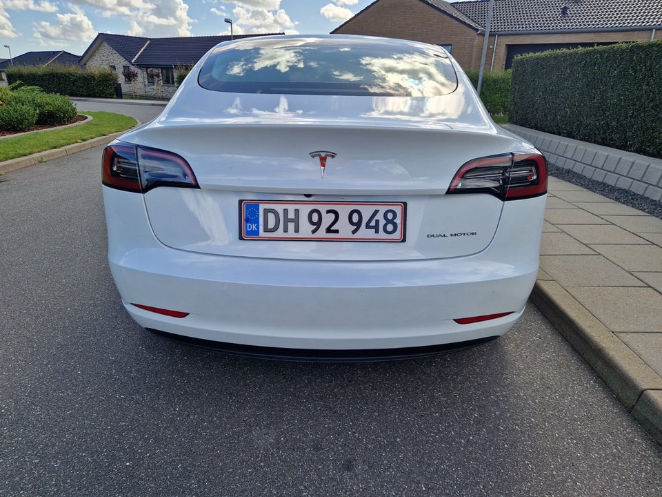 Tesla Model 3 Long Range AWD 4d