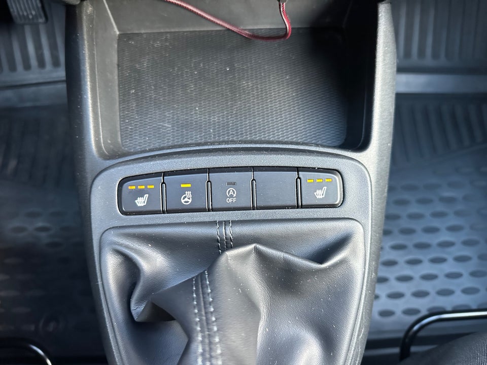 Hyundai i10 1,0 MPi Essential Komfort 5d