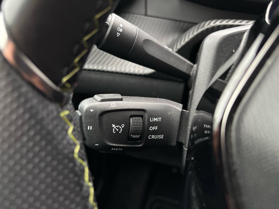 Peugeot e-208 50 GT Limited 5d