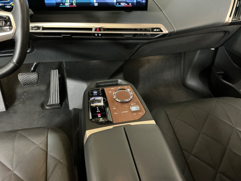 BMW iX xDrive40 Sport 5d