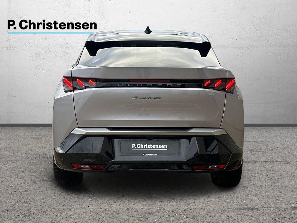 Peugeot e-3008 77 GT Pack 5d