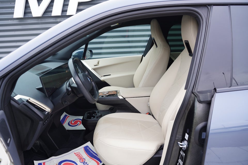 BMW iX xDrive40 Sport 5d