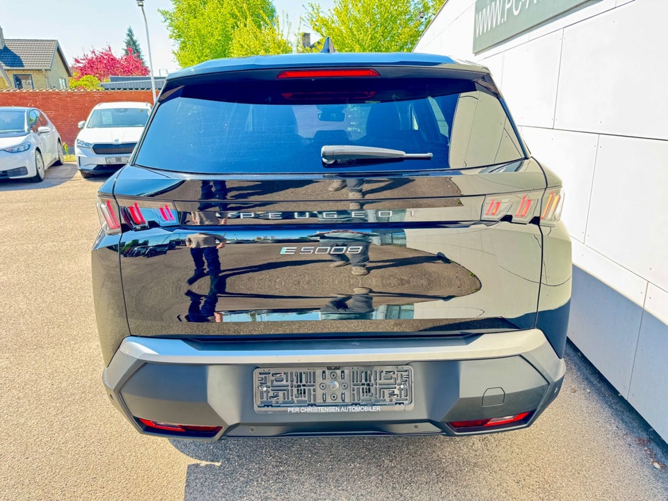 Peugeot e-5008 77 Allure 7prs 5d