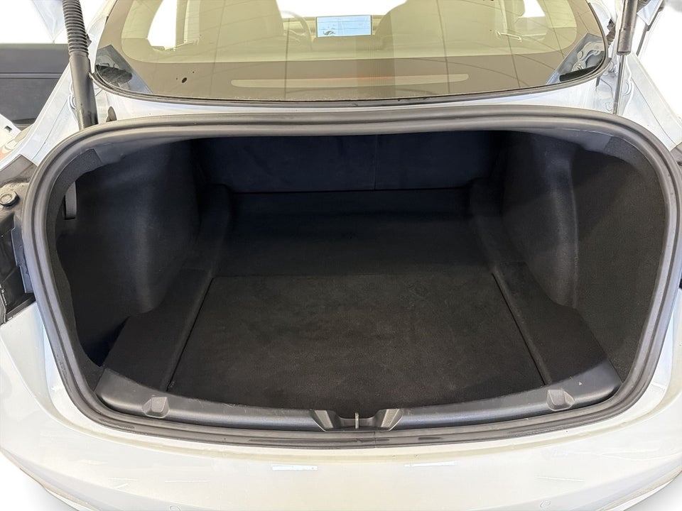 Tesla Model 3 Standard Range+ RWD 4d