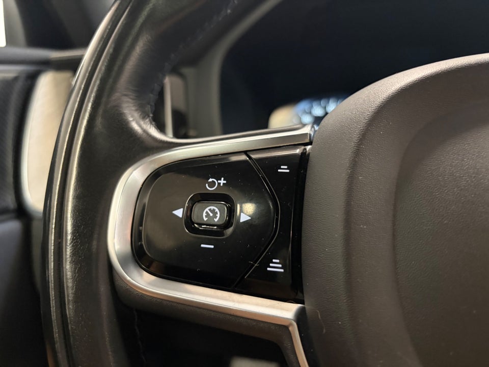 Volvo XC60 2,0 T8 ReCharge Inscription aut. AWD 5d