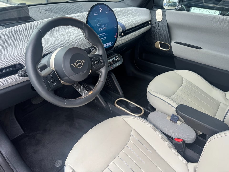 MINI Cooper E Favoured Trim L 3d