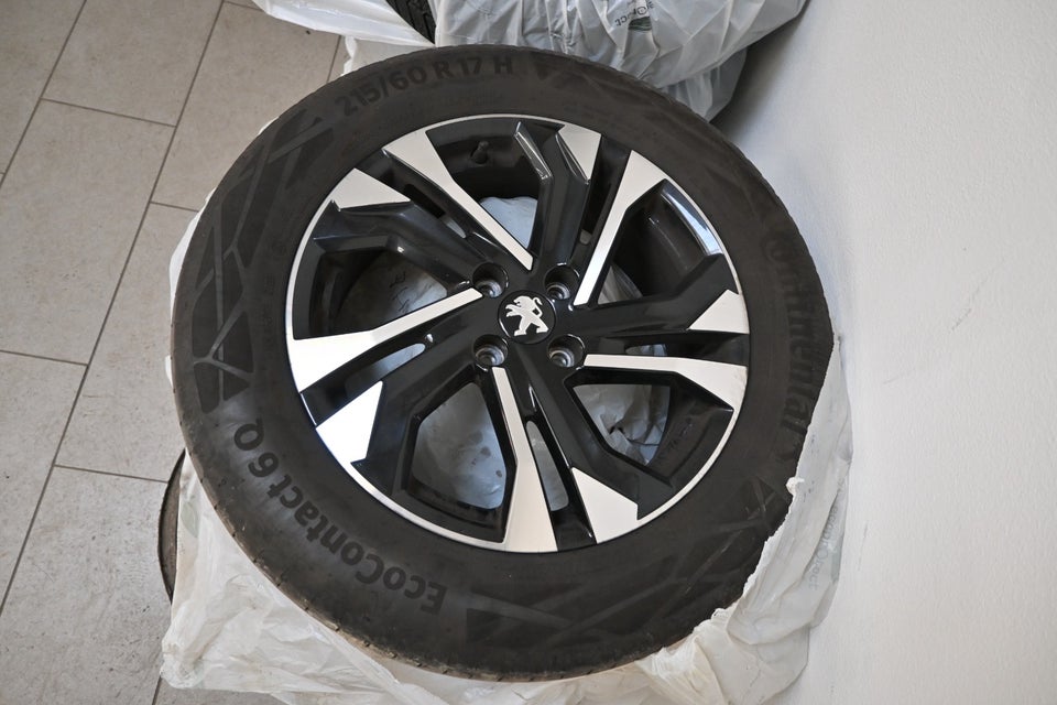 Peugeot 2008 1,2 PureTech 130 Vision Sport EAT8 5d