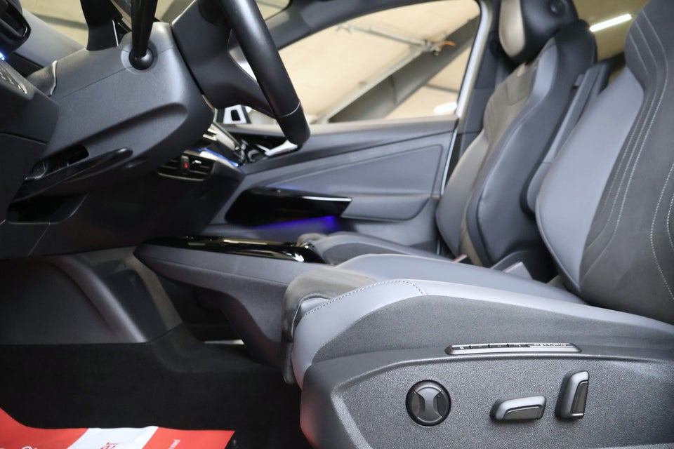 VW ID.4 77 Style 4Motion 5d