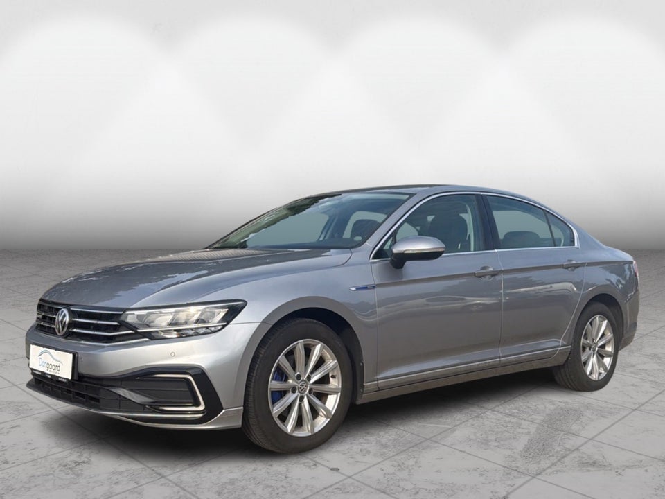 VW Passat 1,4 GTE+ Pro DSG 4d