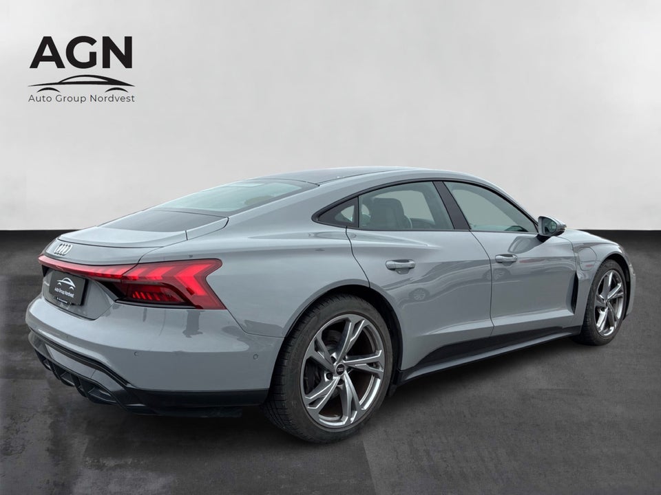 Audi e-tron GT quattro 4d