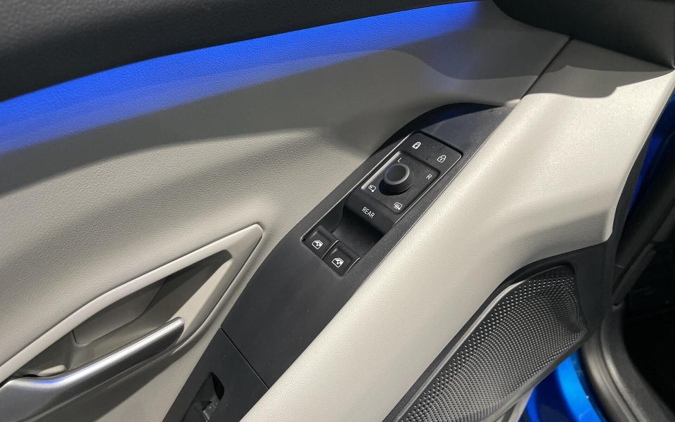 Ford Explorer 77 Premium Extended Range 5d