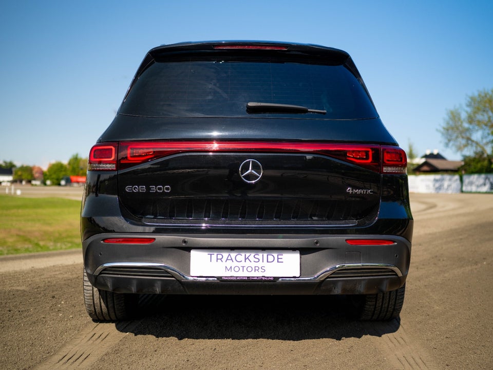 Mercedes EQB300 AMG Line 4Matic 5d