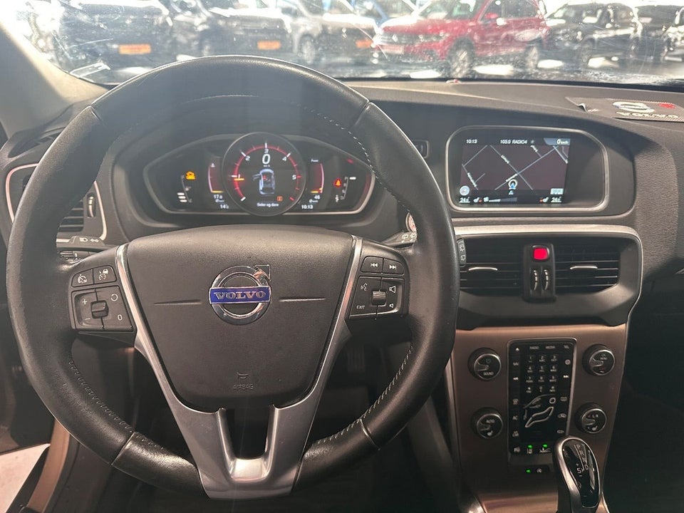 Volvo V40 2,0 D3 150 Momentum aut. Van 5d