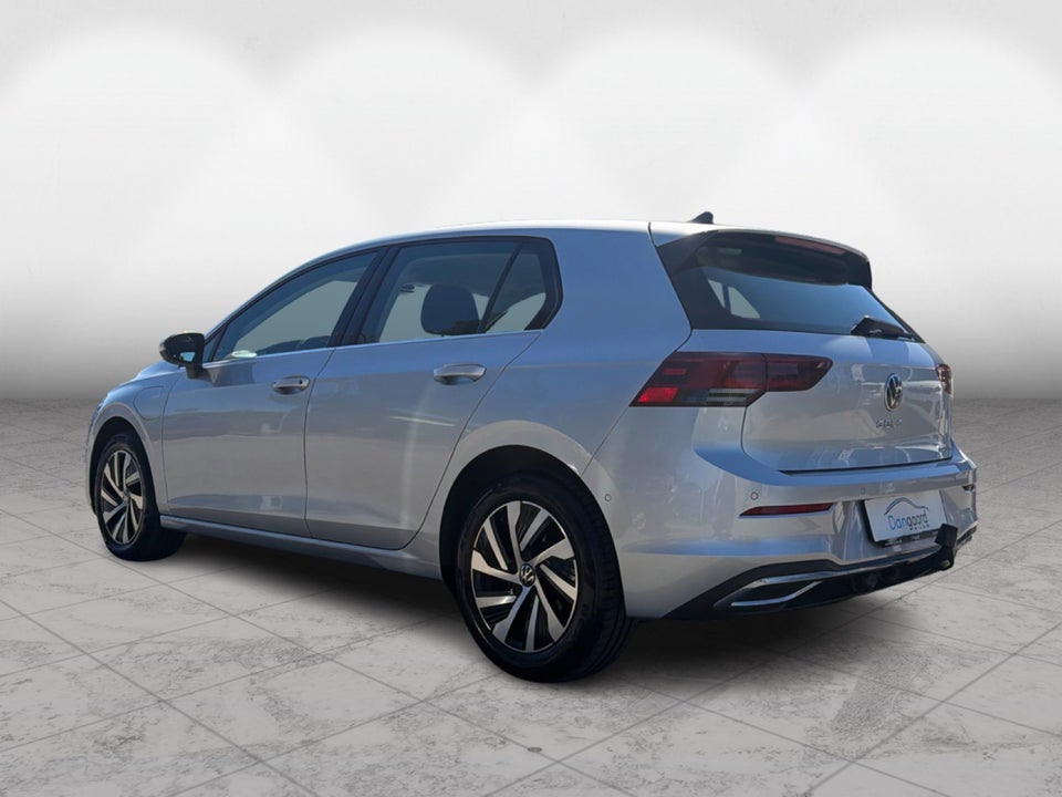 VW Golf VIII 1,4 eHybrid DSG 5d