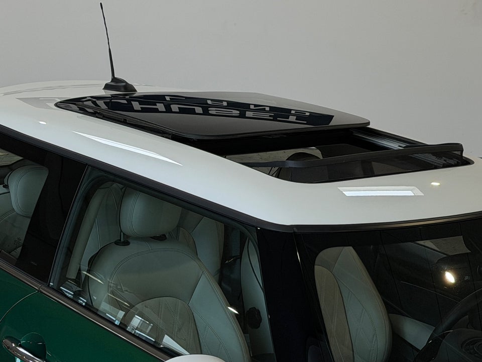 MINI Cooper SE Classic Trim 3d