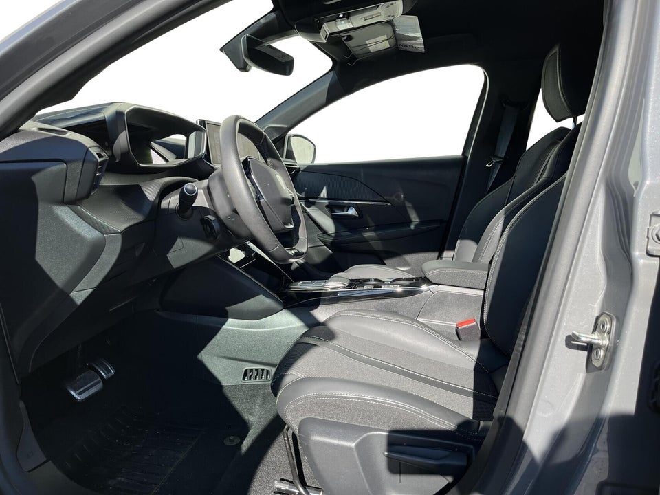 Peugeot e-208 54 GT 5d