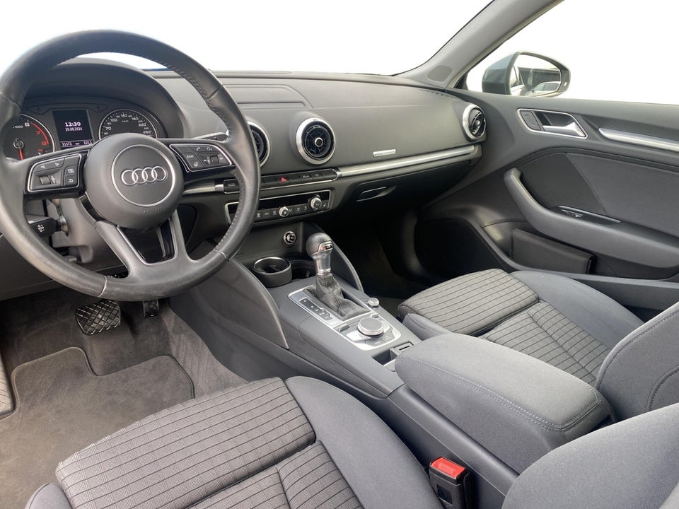 Audi A3 35 TFSi Sport Limited Sportback S-tr. 5d