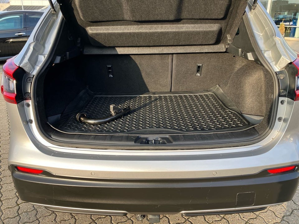 Nissan Qashqai 1,3 Dig-T 160 N-Connecta 5d