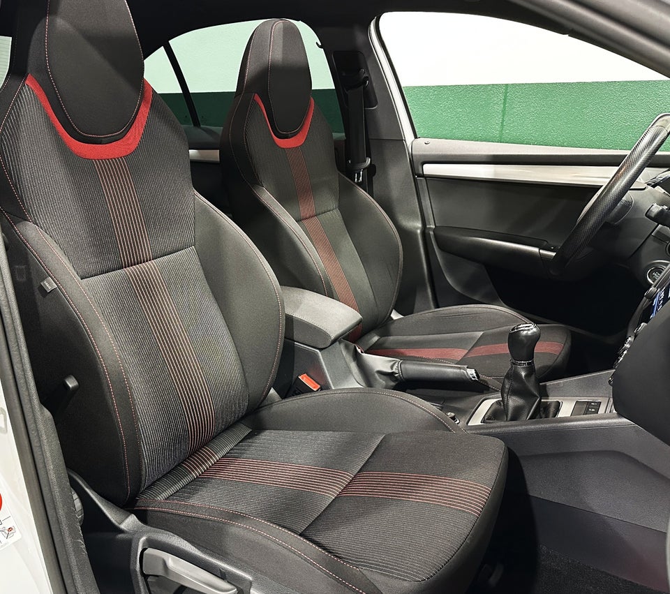 Skoda Octavia 2,0 TDi 150 Dynamic 5d