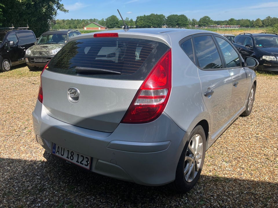 Hyundai i30 1,6 CRDi 90 Blue Drive 5d
