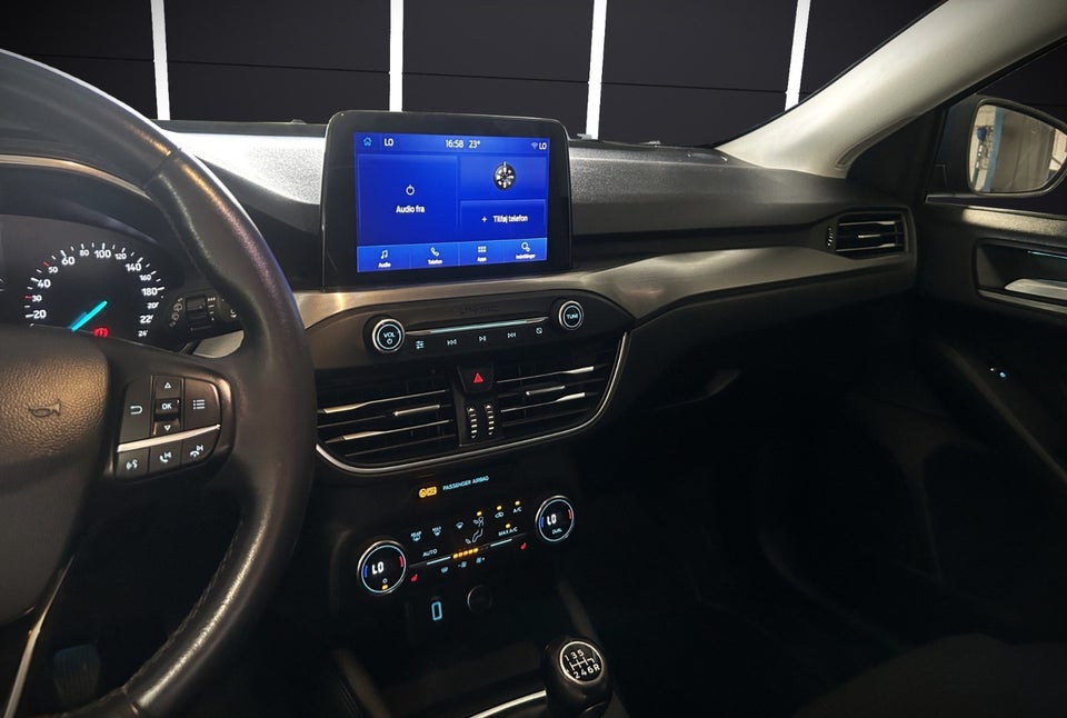 Ford Focus 1,0 EcoBoost Titanium Business stc. 5d