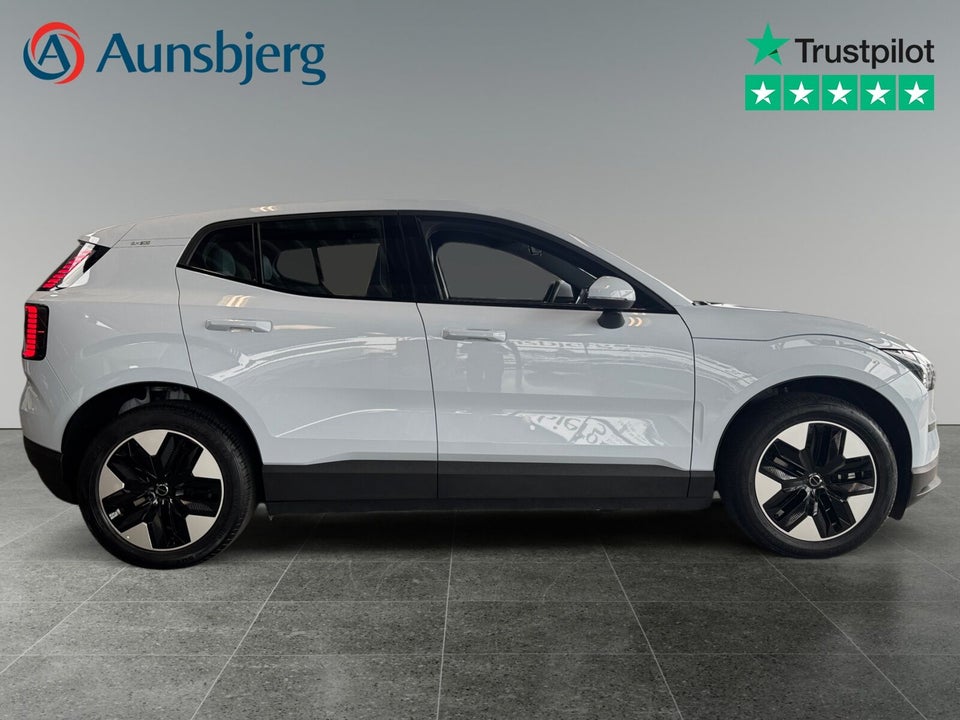 Volvo EX30 Standard Range Core 5d