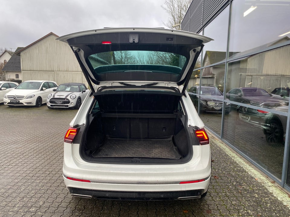 VW Tiguan 2,0 TSi 220 R-line DSG 4Motion 5d