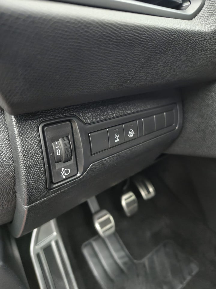 Peugeot 308 1,2 PureTech 130 Infinity SW 5d