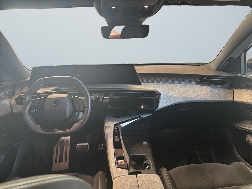 Peugeot e-3008 77 GT Pack 5d