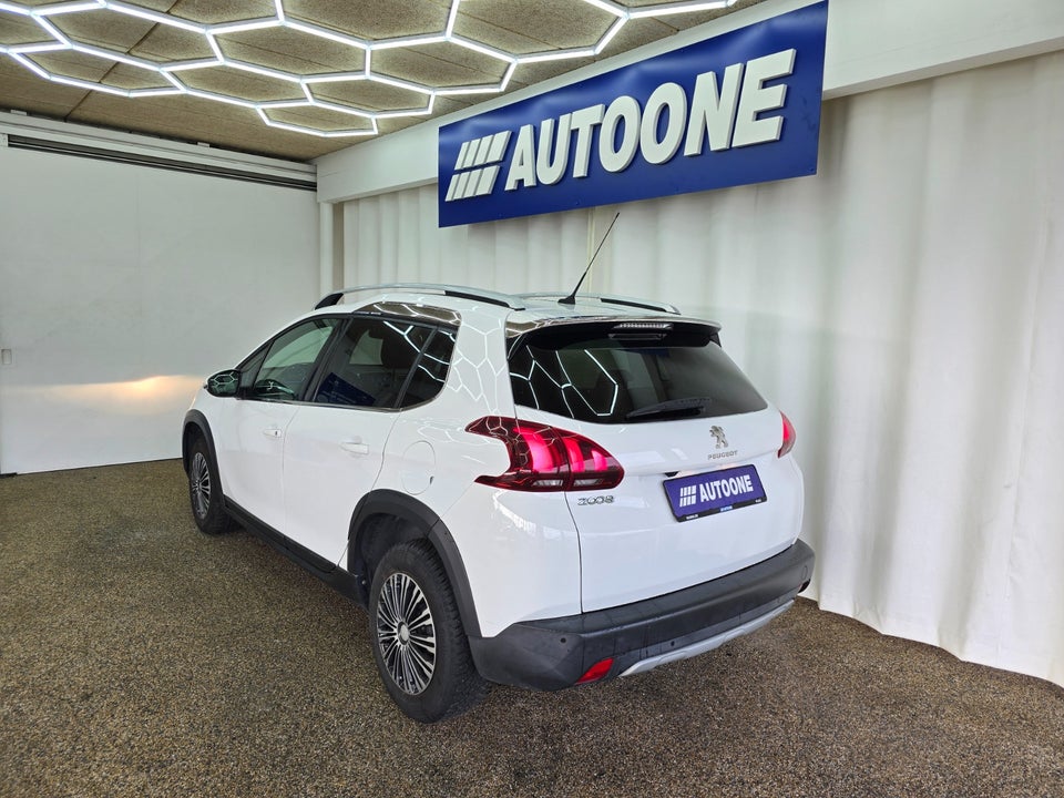 Peugeot 2008 1,2 VTi 82 Allure Sky 5d