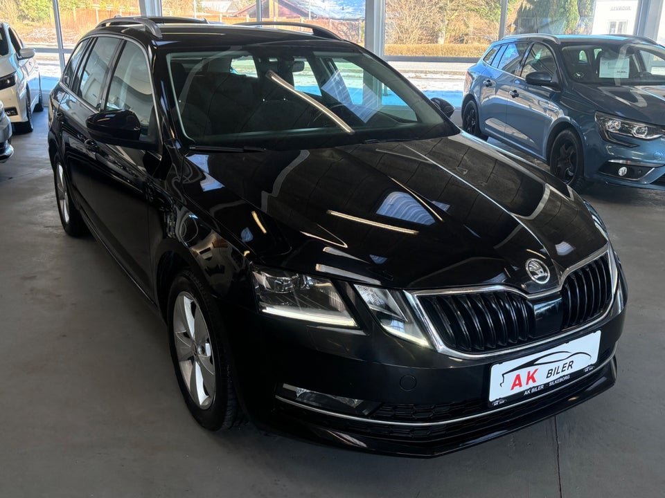 Skoda Octavia 2,0 TDi 150 Style Combi DSG 5d