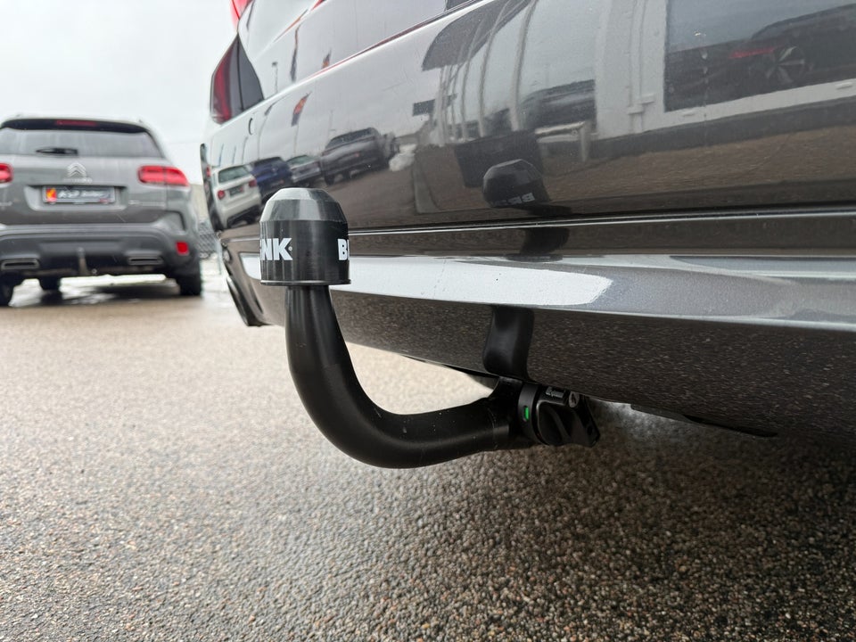 BMW 520i 2,0 Touring aut. 5d