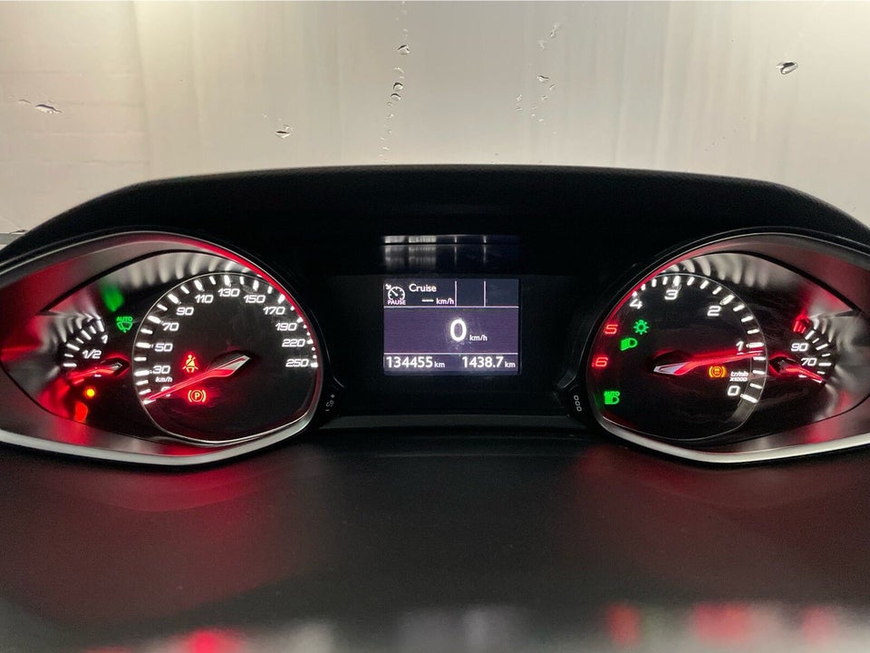 Peugeot 308 1,5 BlueHDi 130 Infinity SW 5d