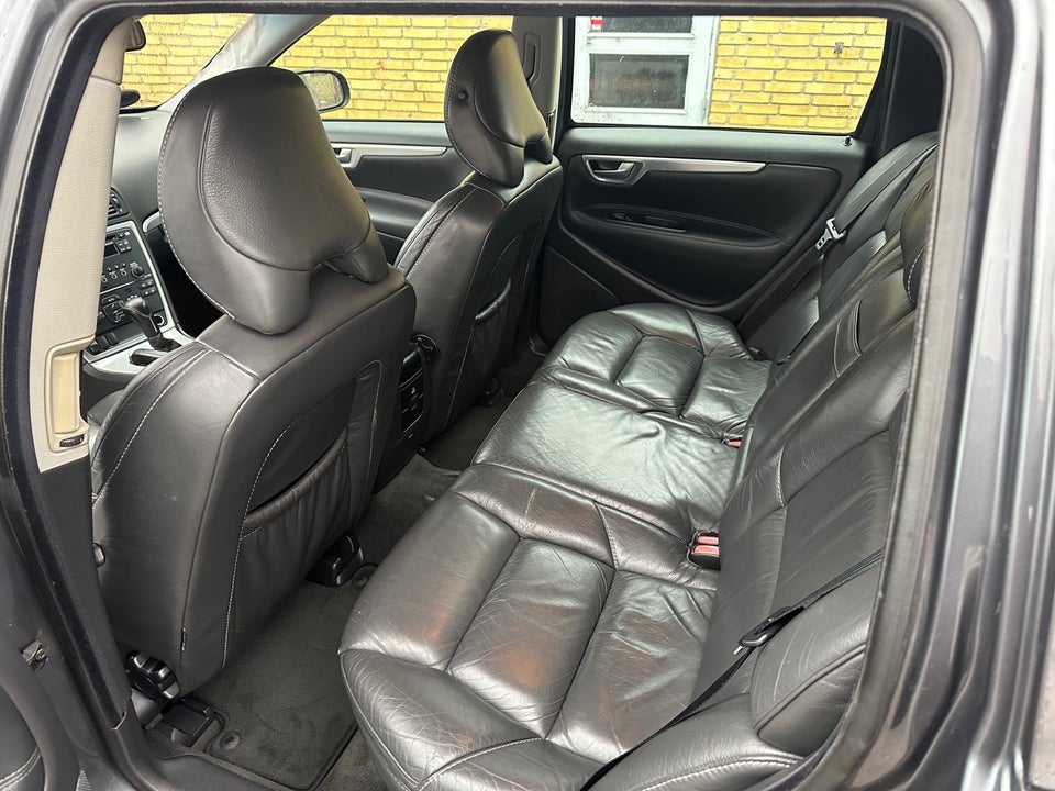 Volvo V70 2,4 140 Momentum 5d