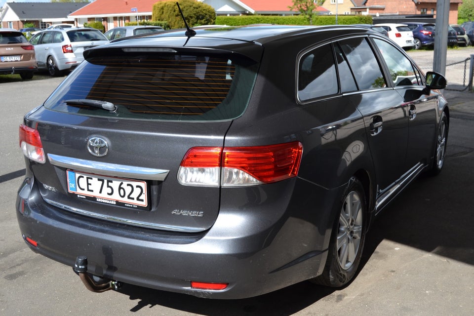 Toyota Avensis 1,6 VVT-i T2 Touch stc. 5d