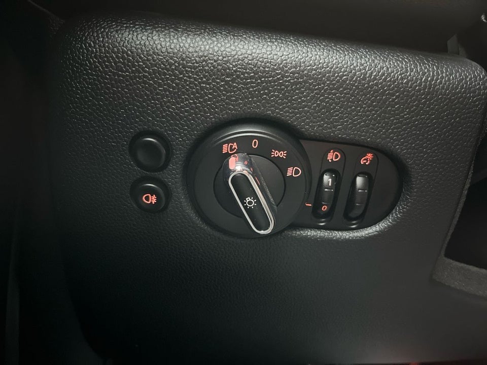 MINI Cooper SE Essential 3d