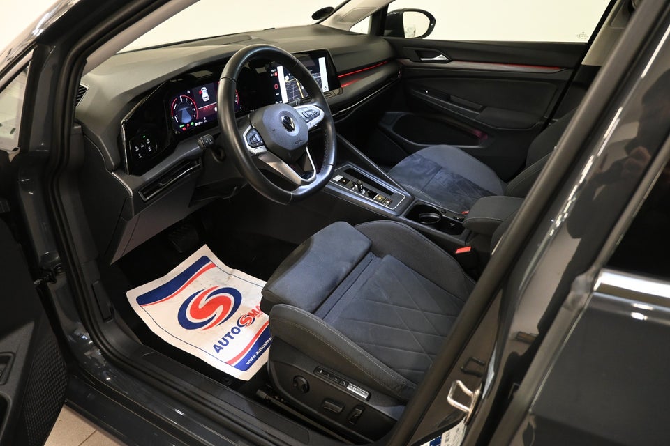 VW Golf VIII 1,4 eHybrid DSG 5d