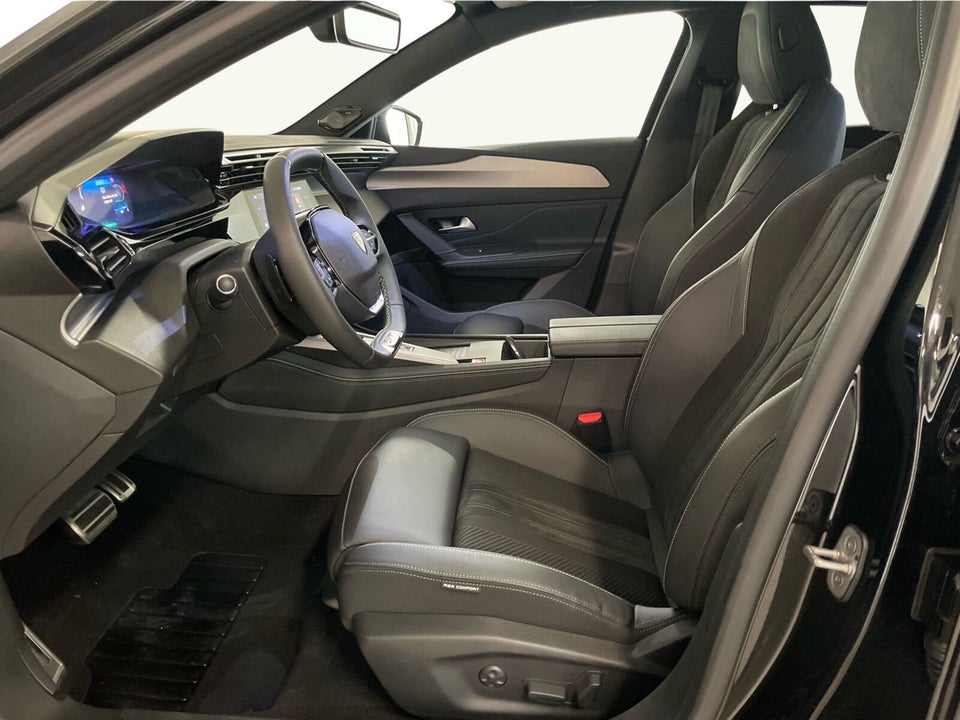 Peugeot e-408 58 GT 5d