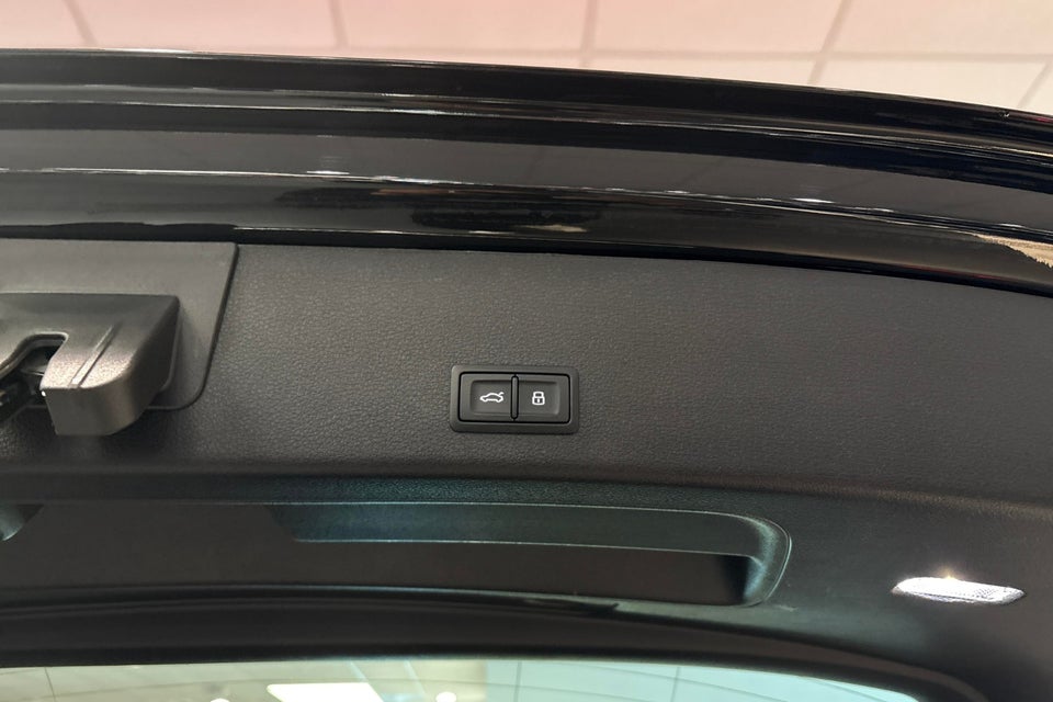 Audi Q8 e-tron 50 S-line quattro 5d
