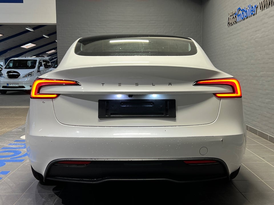 Tesla Model 3 RWD 4d