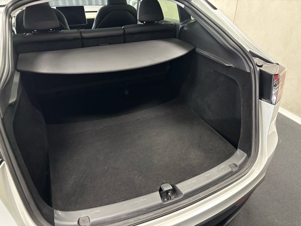Tesla Model Y RWD 5d