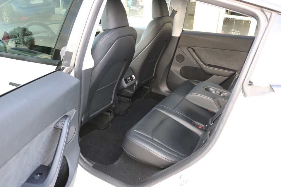 Tesla Model Y Long Range AWD 5d