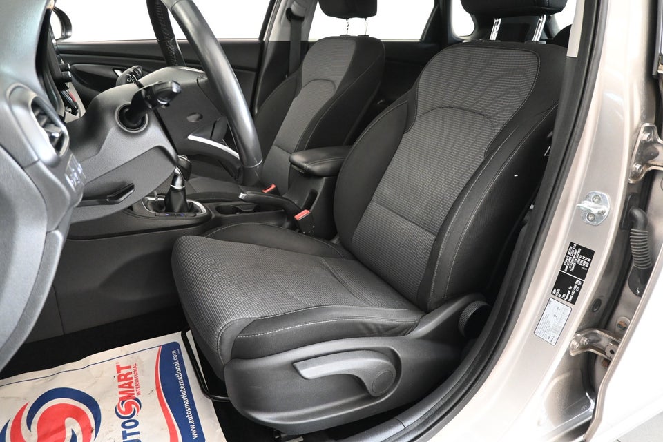 Hyundai i30 1,6 CRDi 110 Life+ 5d