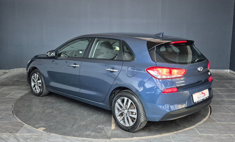 Hyundai i30 1,6 CRDi 110 Trend DCT 5d