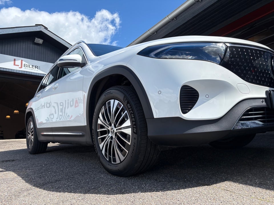 Mercedes EQB250+ Progressive 5d