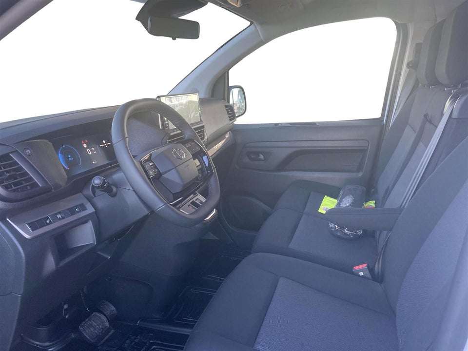 Toyota ProAce 2,0 D 144 Long Comfort Master aut. 4d