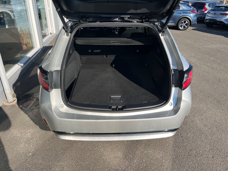 Toyota Corolla 1,8 Hybrid H3 Design Touring Sports MDS 5d