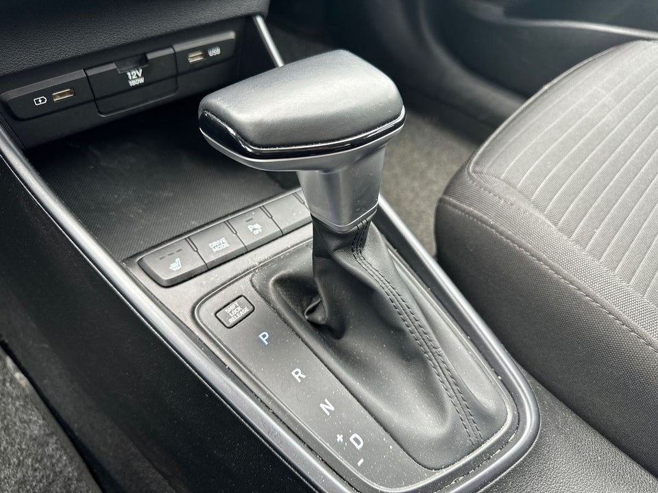 Hyundai i20 1,0 T-GDi Essential DCT 5d