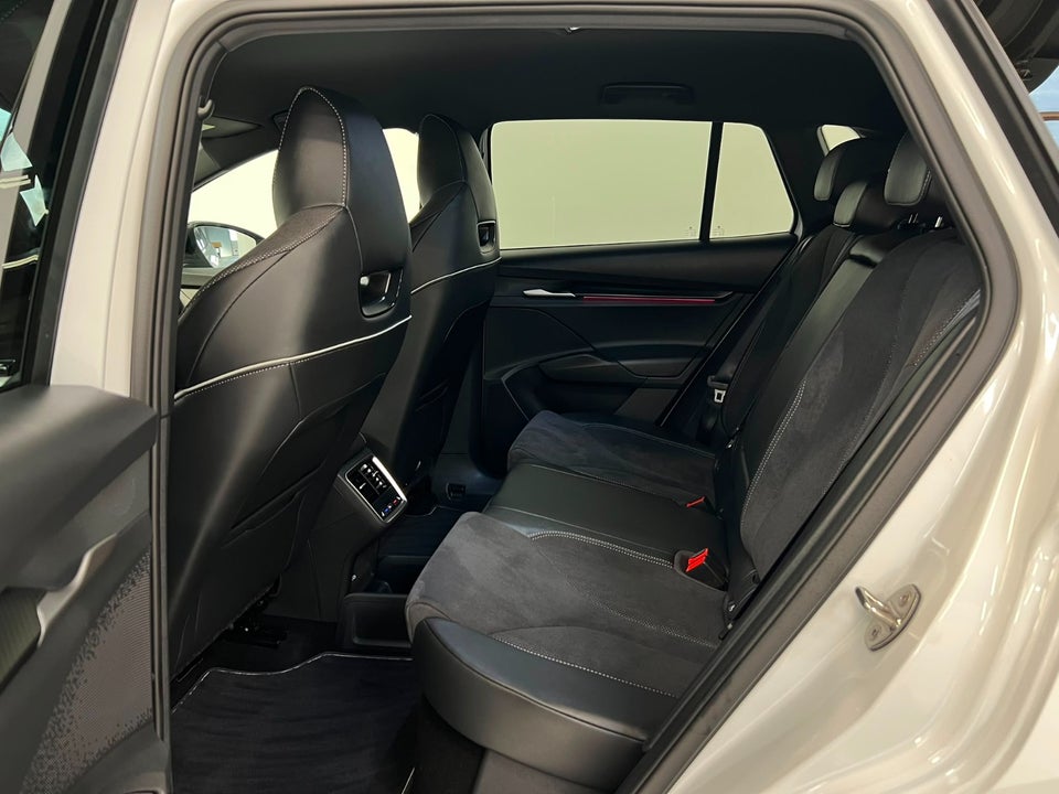 Skoda Elroq 85 iV Sportline 5d